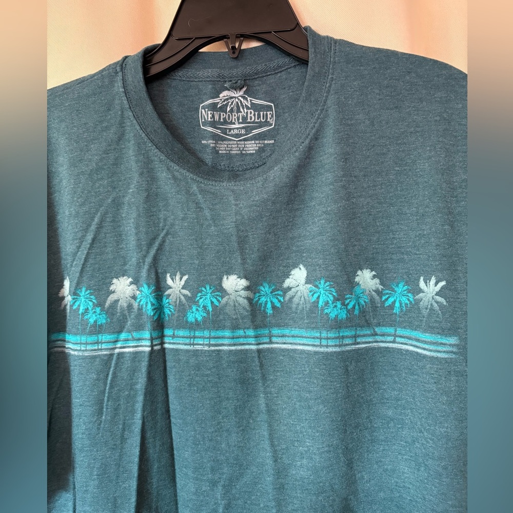 Gently Worn Men’s Newport Blue Soft T-Shirt - Picture 2 of 4